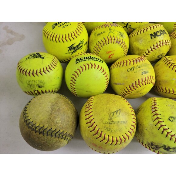 25 Used Mixed Lot of Softballs - Pracitce / Batting practice 12 inch Dream Seam+ - Picture 6 of 7
